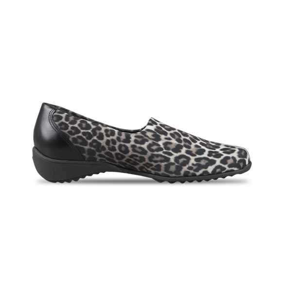 Munro Iriana Traveler Flats 5M • Leopard Print Comfort Slip-On Shoes - Picture 2 of 16
